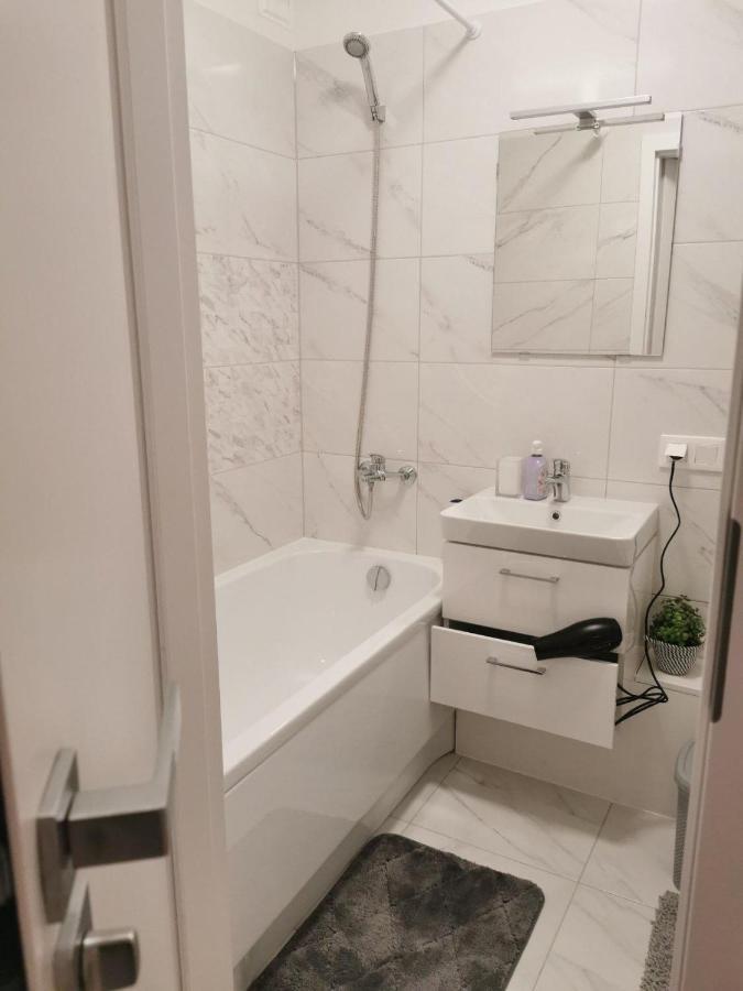 Modern Debreceno, Self-check-in, Free Parking Apartment